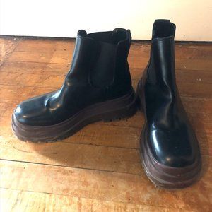 Urban Outfitters Treaded Chelsea Boot Black Platform Lug Sole Women’s